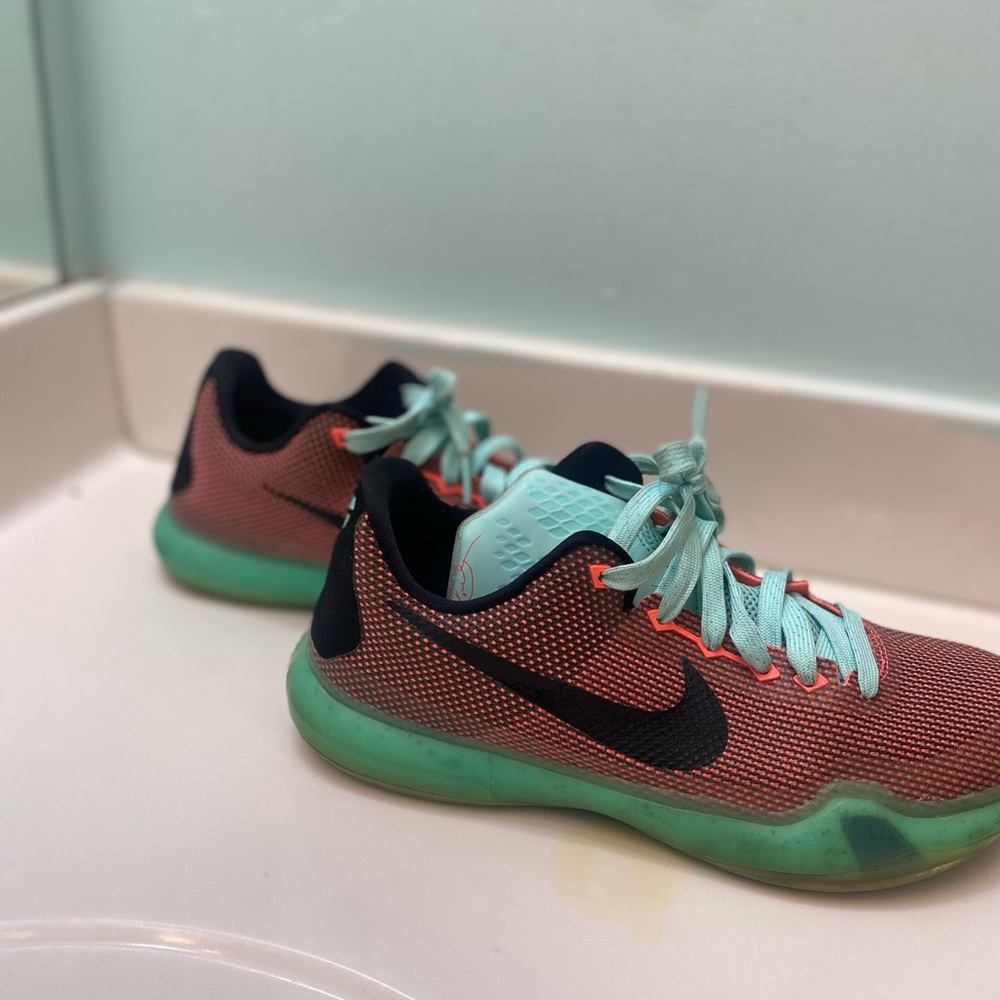 Nike kobe 10 Easter gently worn